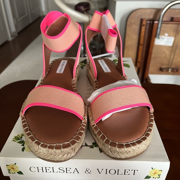 Chelsea & Violet sandal - Picture 3 of 4
